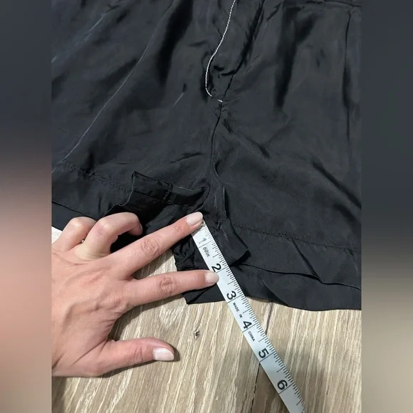 Tibi Black shorts size 8 Black White‎ Pin Stripe Cupro Pleated Front High Rise - Picture 5 of 9